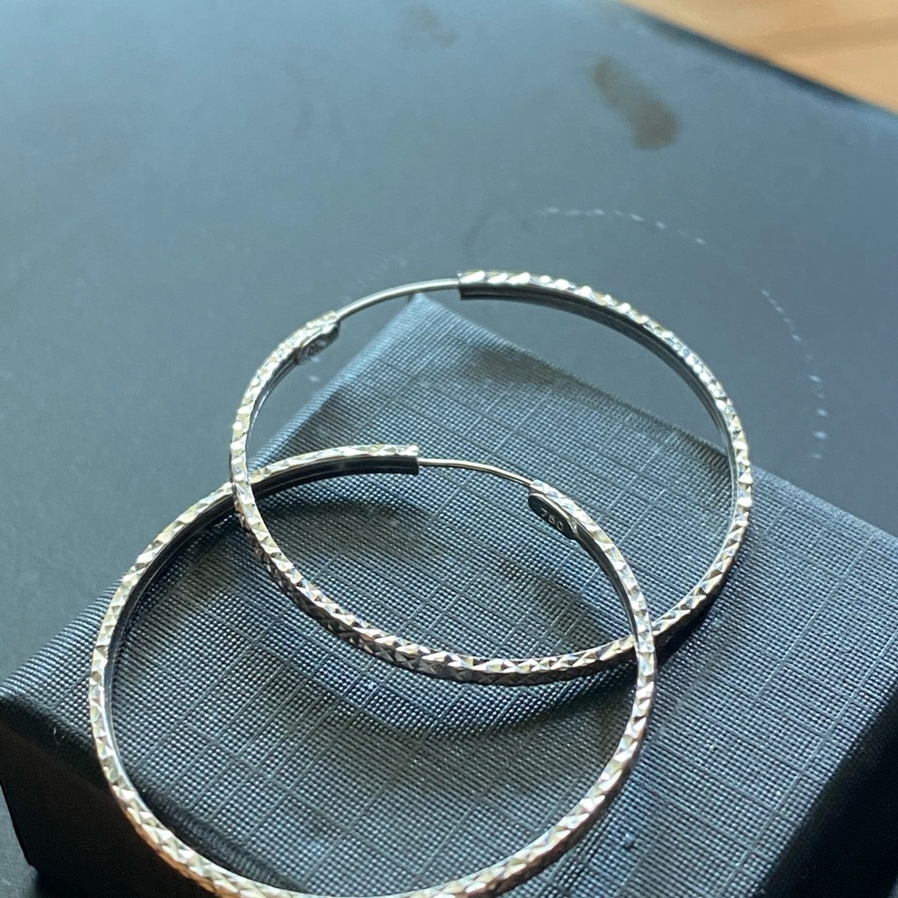 Earring diamonds cut white gold solid